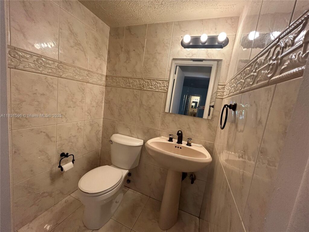 1020 94th St # 202, Bay Harbor Islands FL 33154