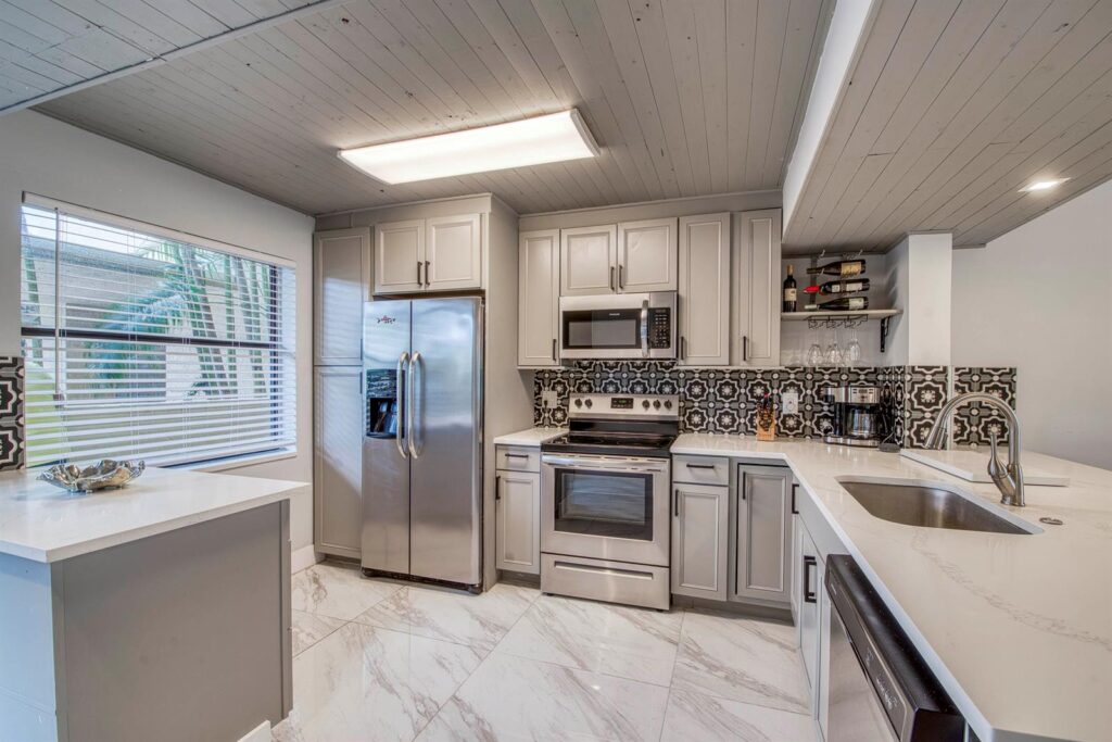 896 N Federal Highway # 128, Lantana FL 33462
