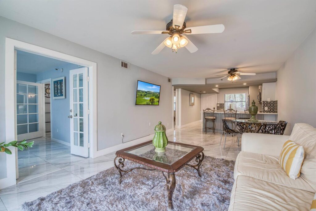 896 N Federal Highway # 128, Lantana FL 33462