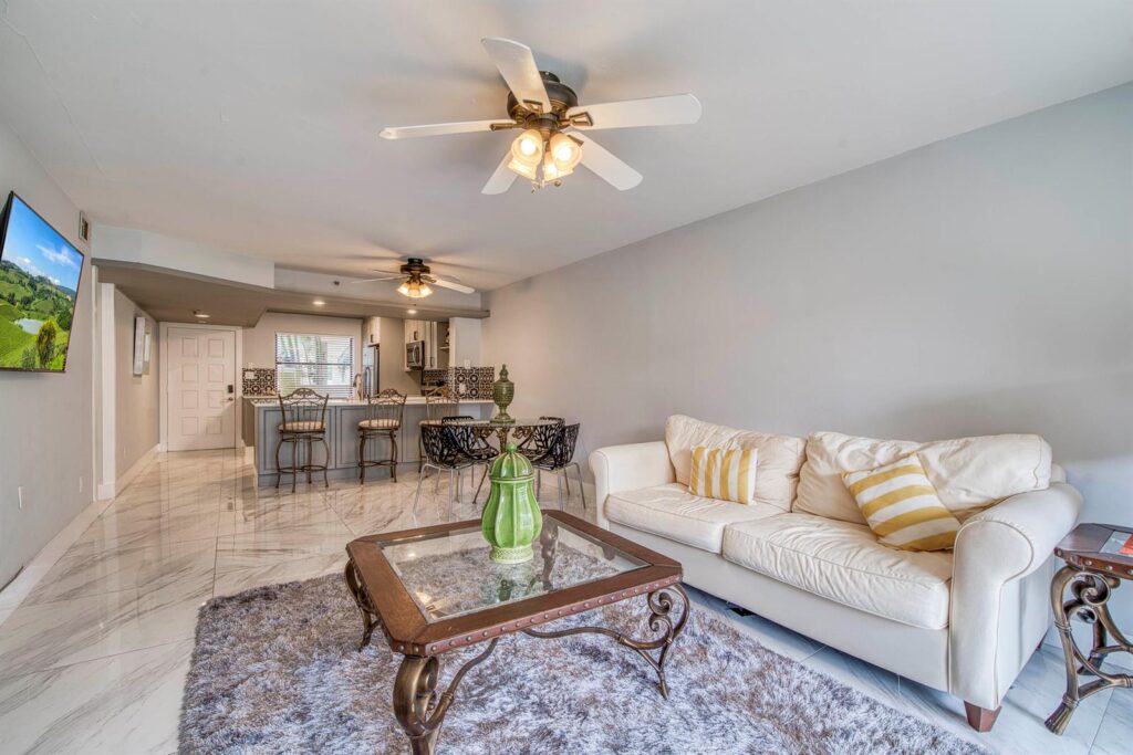 896 N Federal Highway # 128, Lantana FL 33462