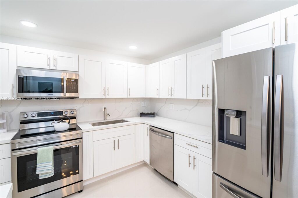 2780 NE 183rd St # 2014, Aventura FL 33160