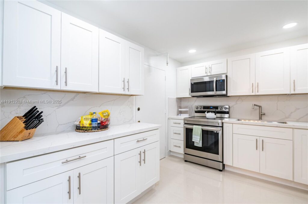 2780 NE 183rd St # 2014, Aventura FL 33160
