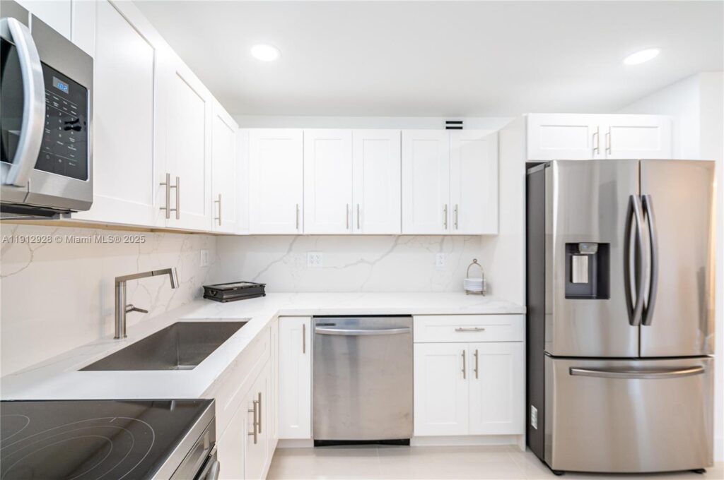 2780 NE 183rd St # 2014, Aventura FL 33160