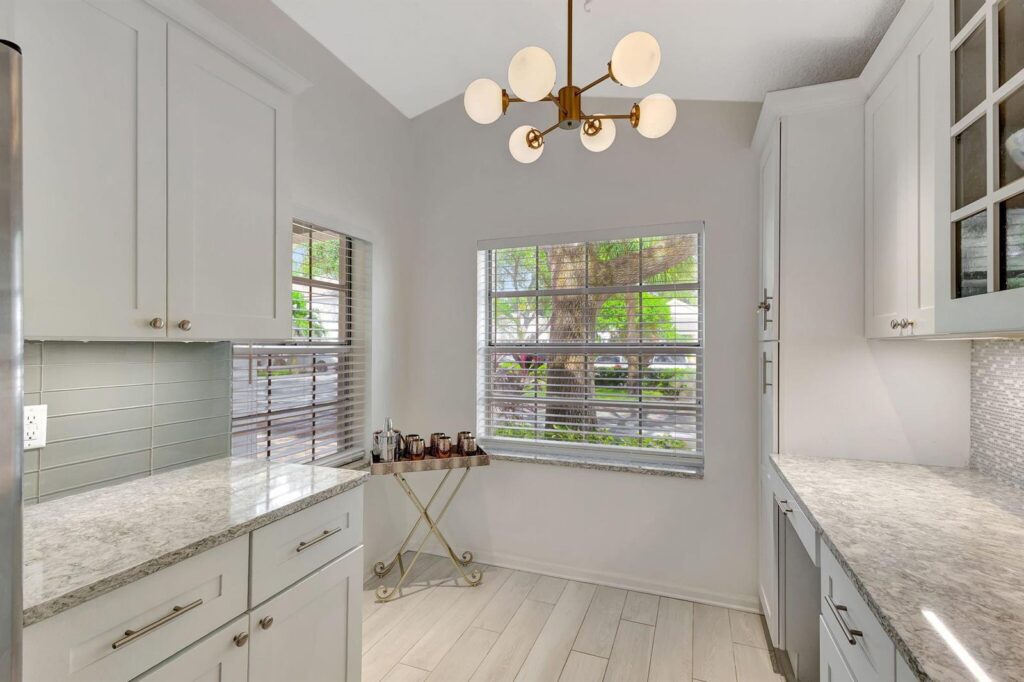 15 Admirals Court, Palm Beach Gardens FL 33418