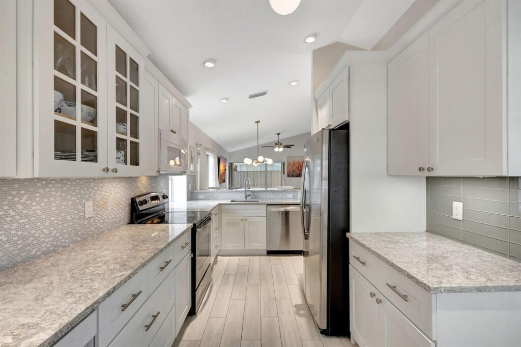 15 Admirals Court, Palm Beach Gardens FL 33418