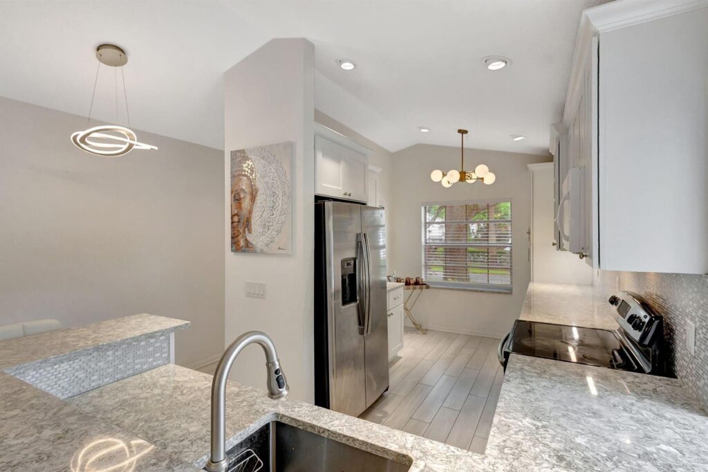 15 Admirals Court, Palm Beach Gardens FL 33418