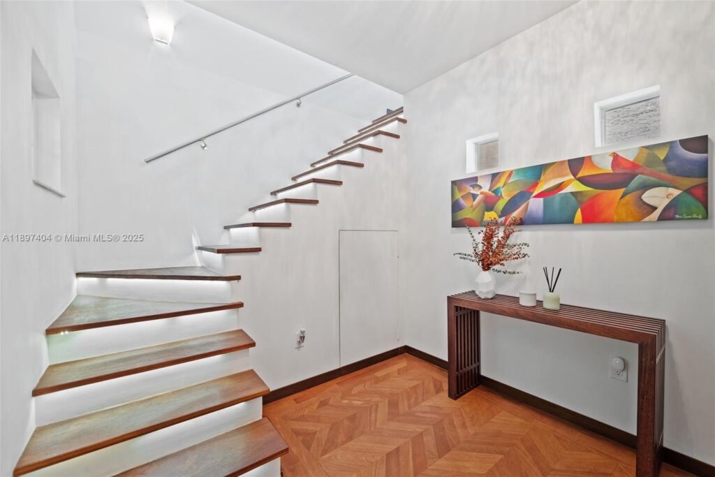 261 Navarre Ave # 3, Coral Gables FL 33134