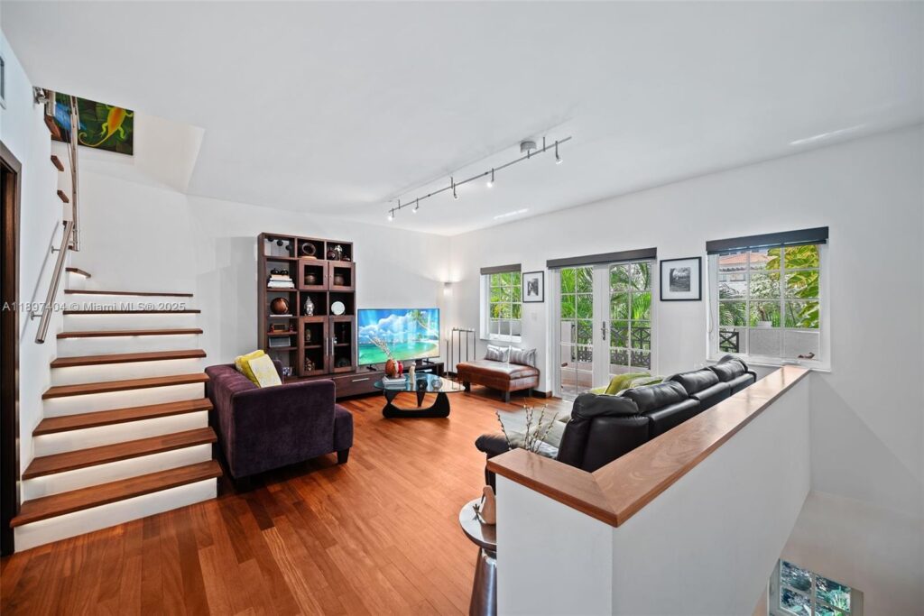261 Navarre Ave # 3, Coral Gables FL 33134