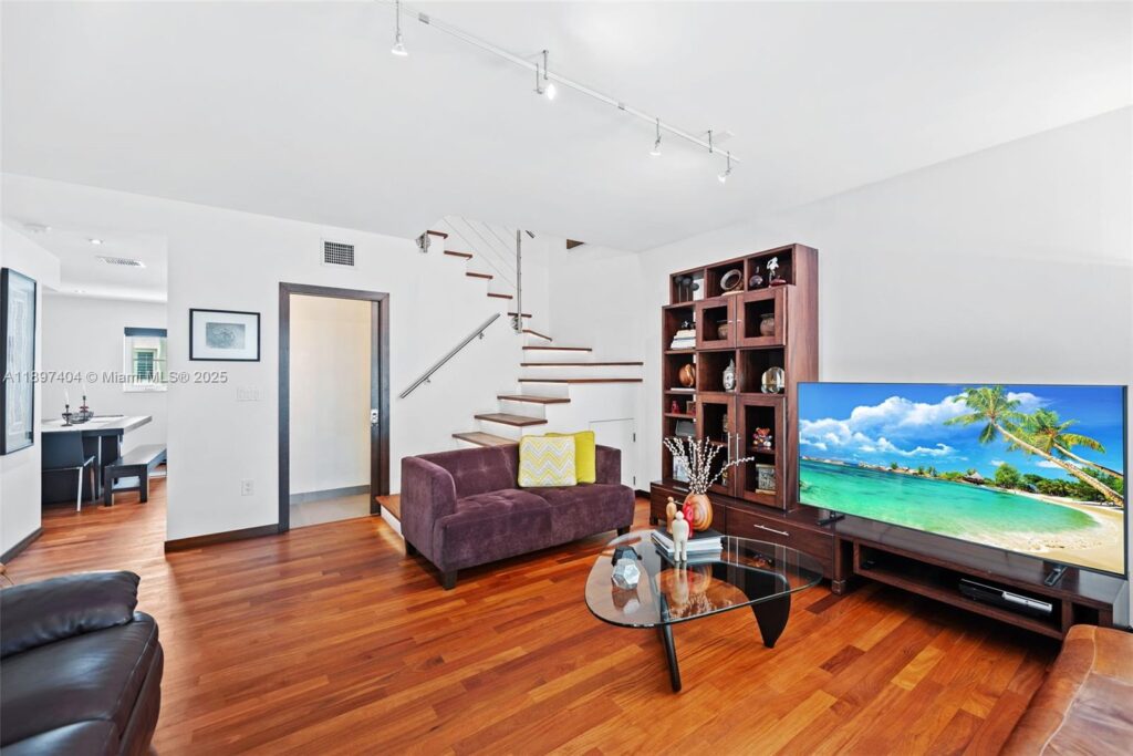 261 Navarre Ave # 3, Coral Gables FL 33134