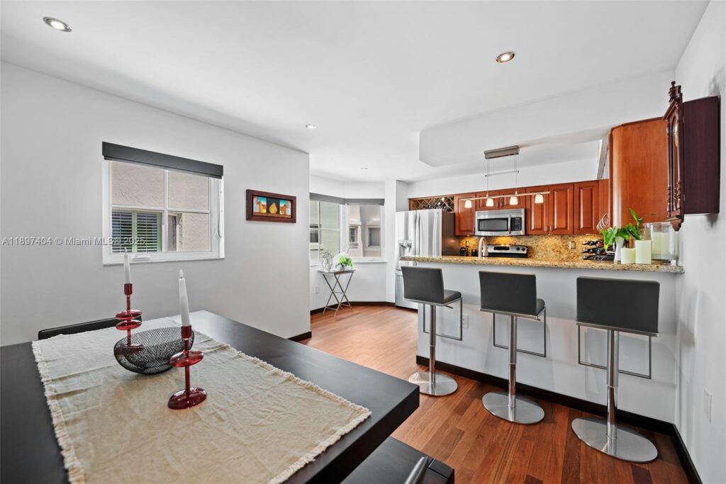 261 Navarre Ave # 3, Coral Gables FL 33134