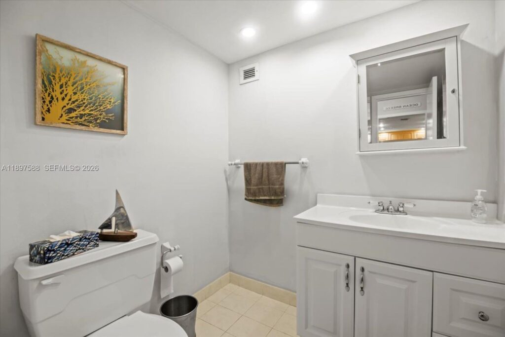 3140 S Ocean Dr # 207, Hallandale Beach FL 33009