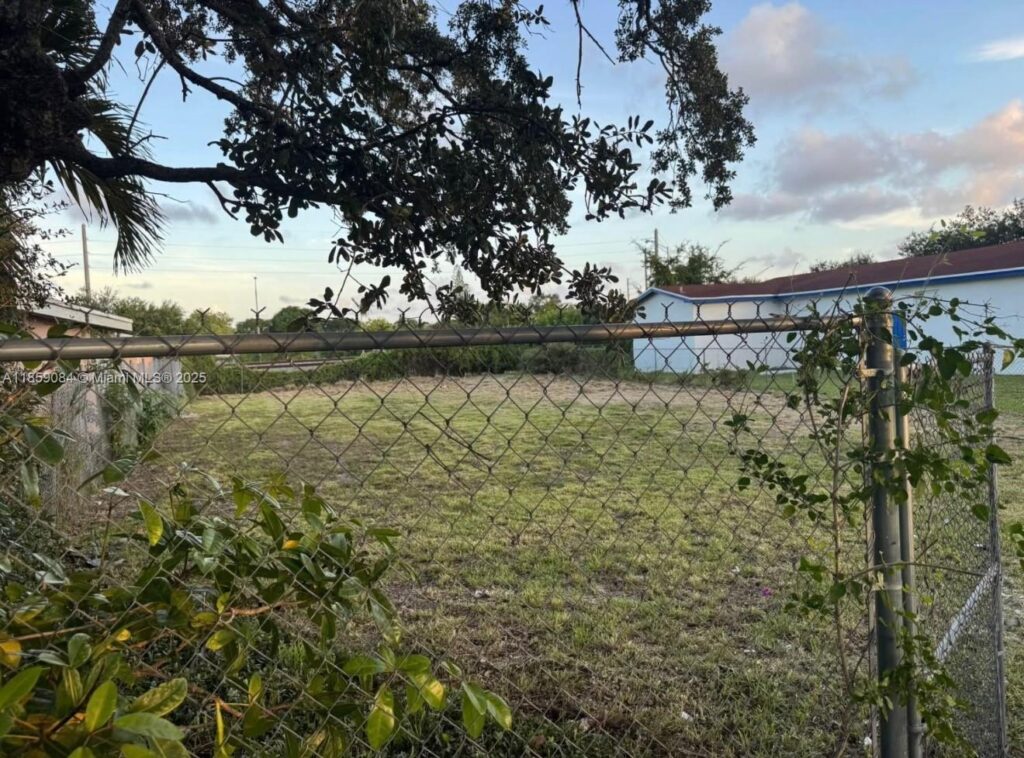 1950 Ali Baba Ave, Opa-Locka FL 33054
