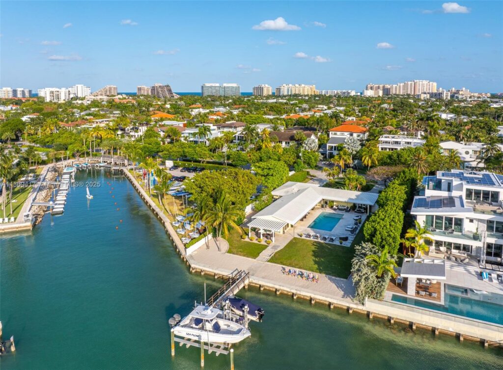 200 Harbor Dr, Key Biscayne FL 33149