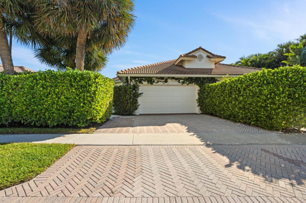 2940 Twin Oaks Way, Wellington FL 33414