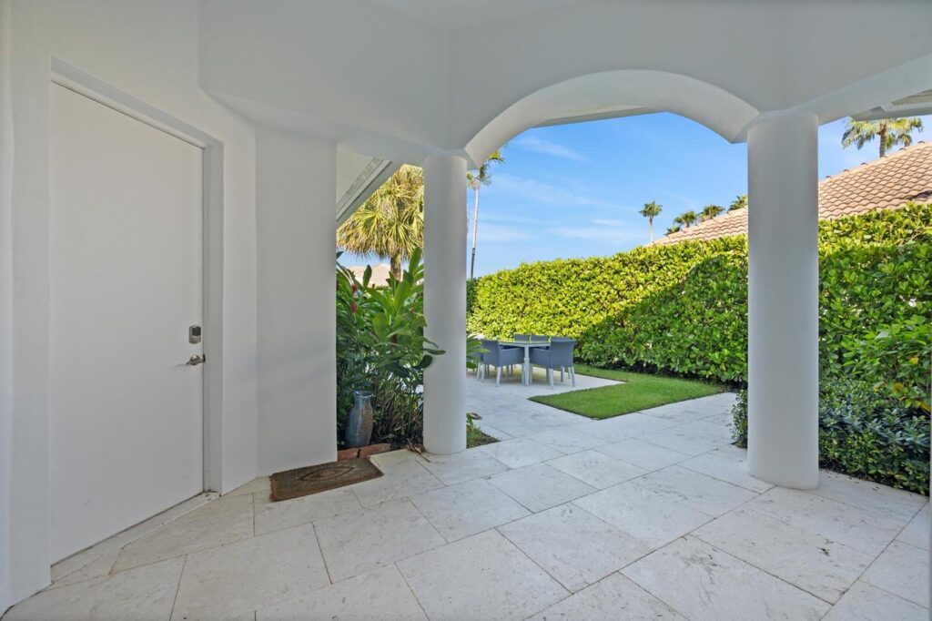 2940 Twin Oaks Way, Wellington FL 33414