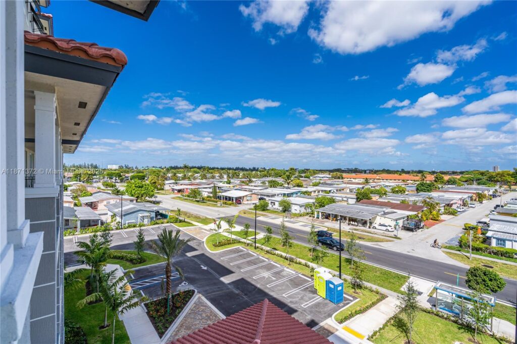 400 NW 112th Ave # 818, Sweetwater FL 33172