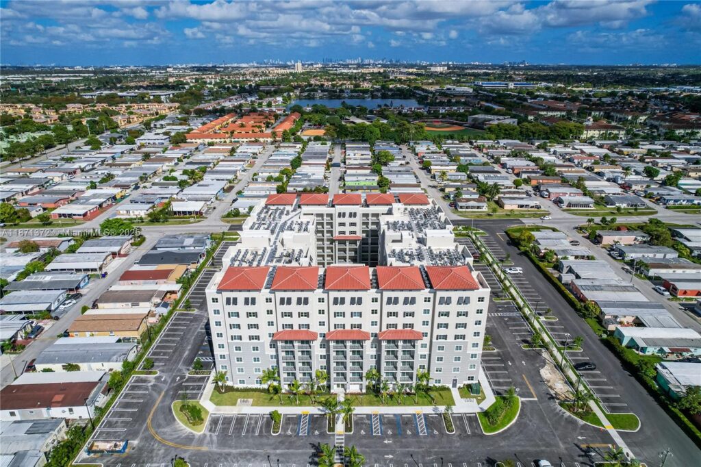 400 NW 112th Ave # 818, Sweetwater FL 33172