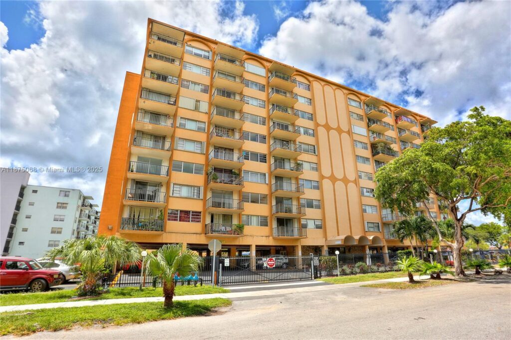 1470 NE 125th Ter, North Miami FL 33161