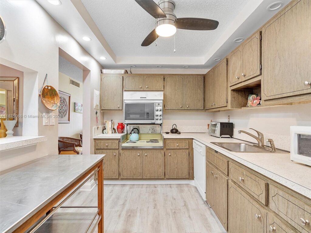 1470 NE 125th Ter, North Miami FL 33161