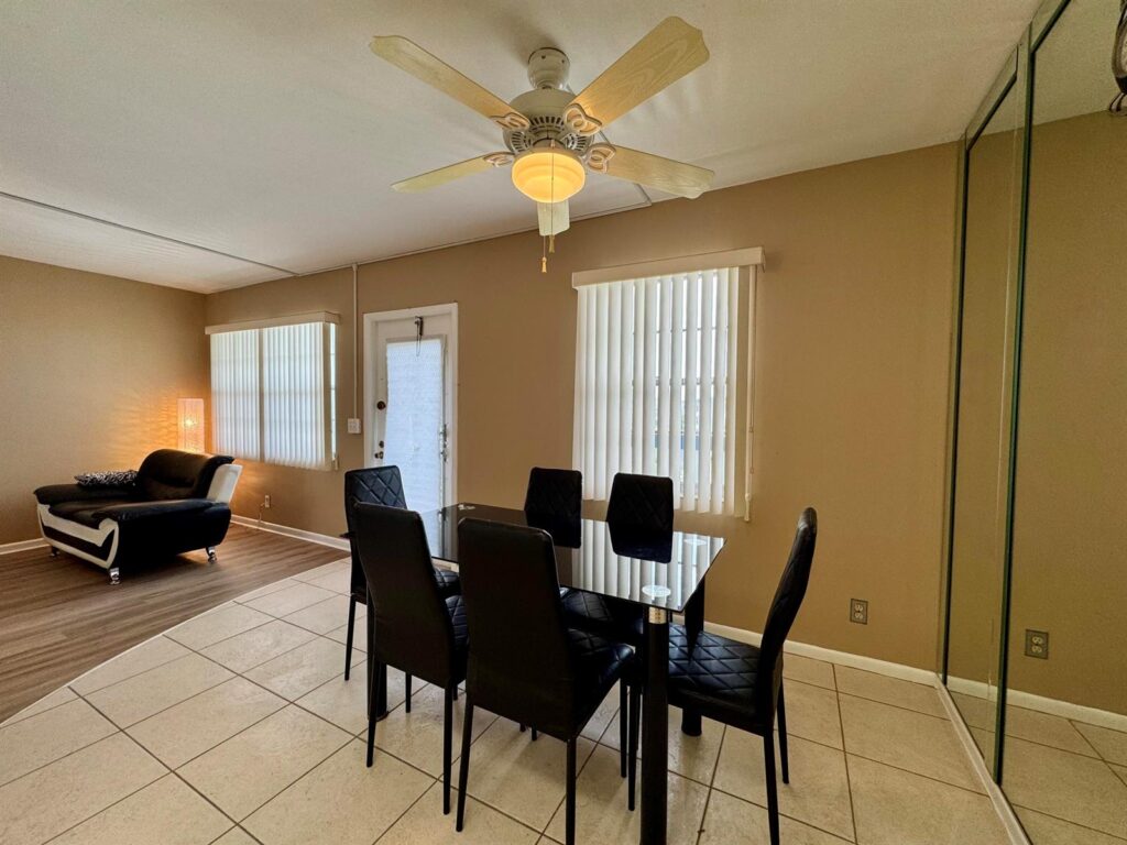 4019 Lincoln A, Boca Raton FL 33434