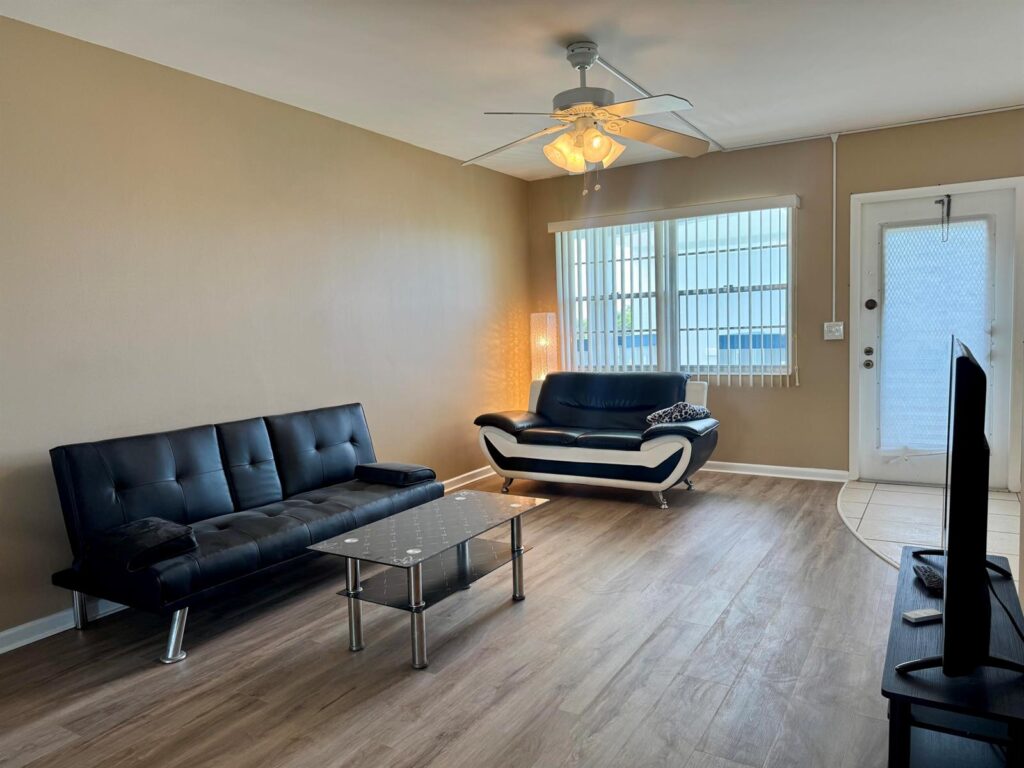 4019 Lincoln A, Boca Raton FL 33434