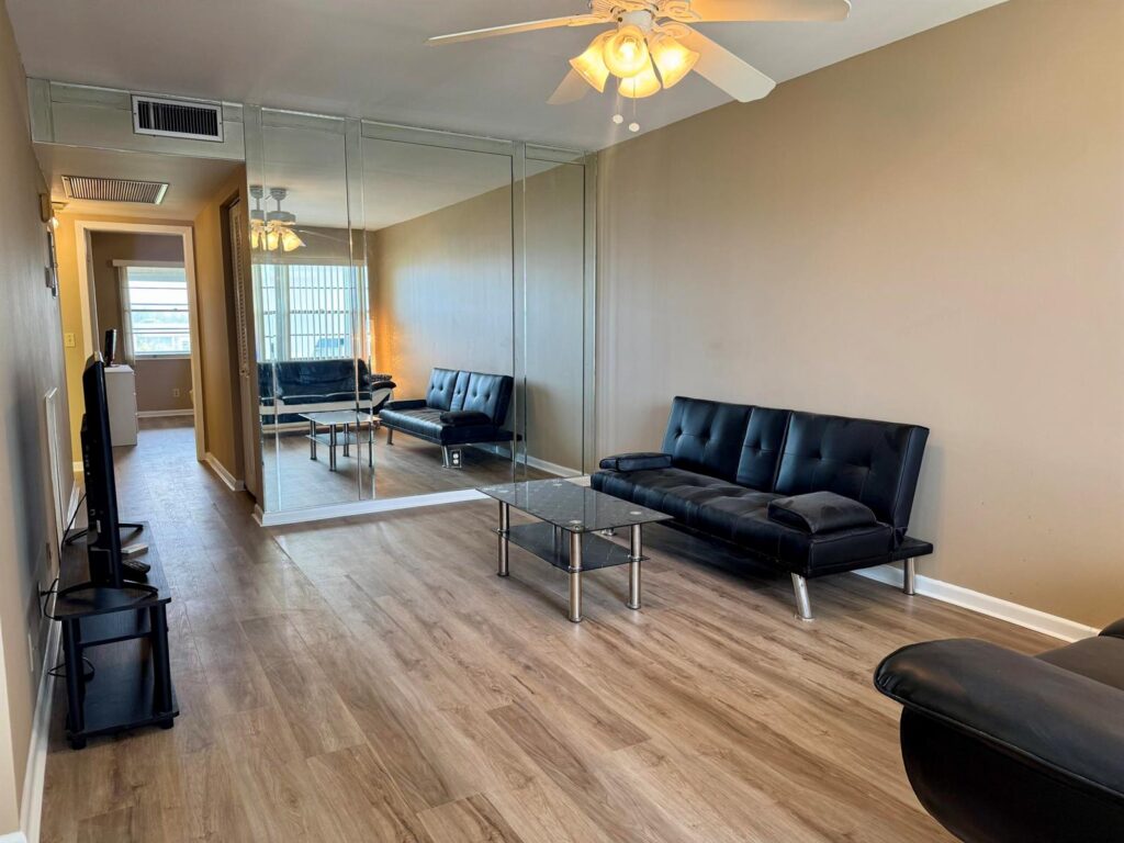 4019 Lincoln A, Boca Raton FL 33434