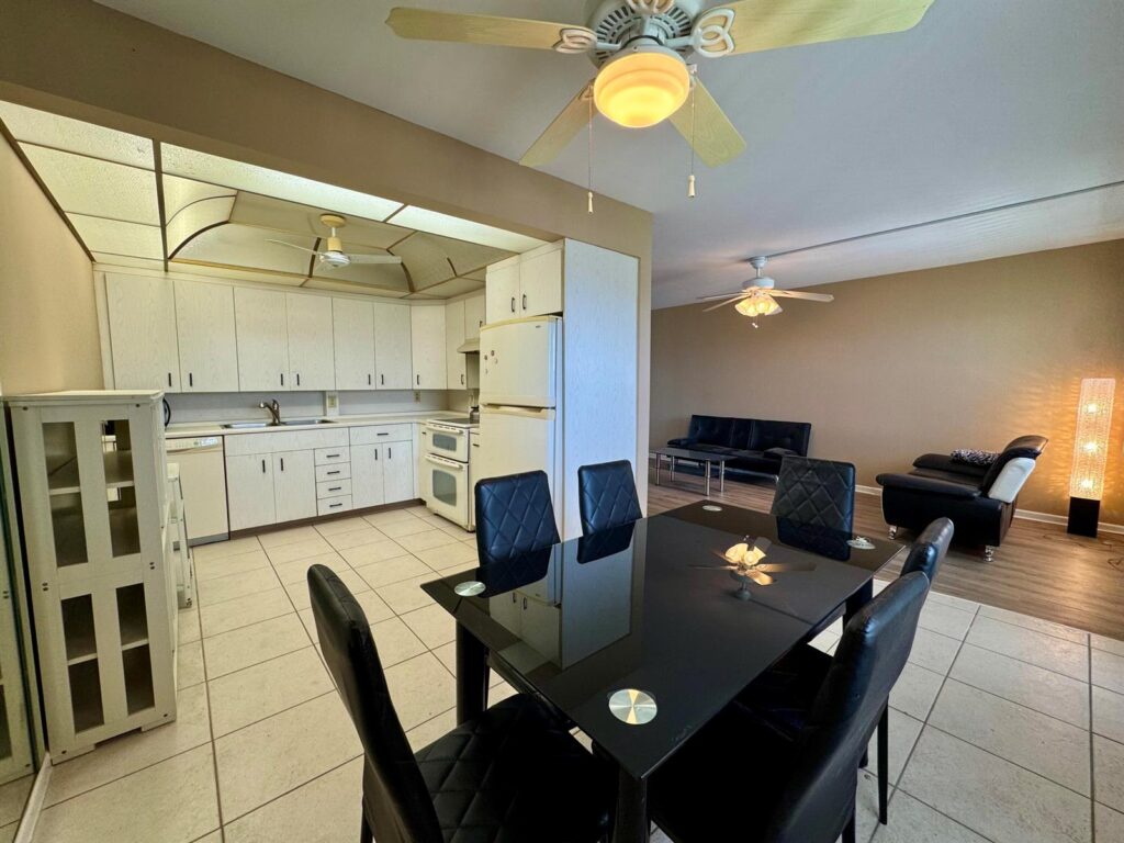 4019 Lincoln A, Boca Raton FL 33434