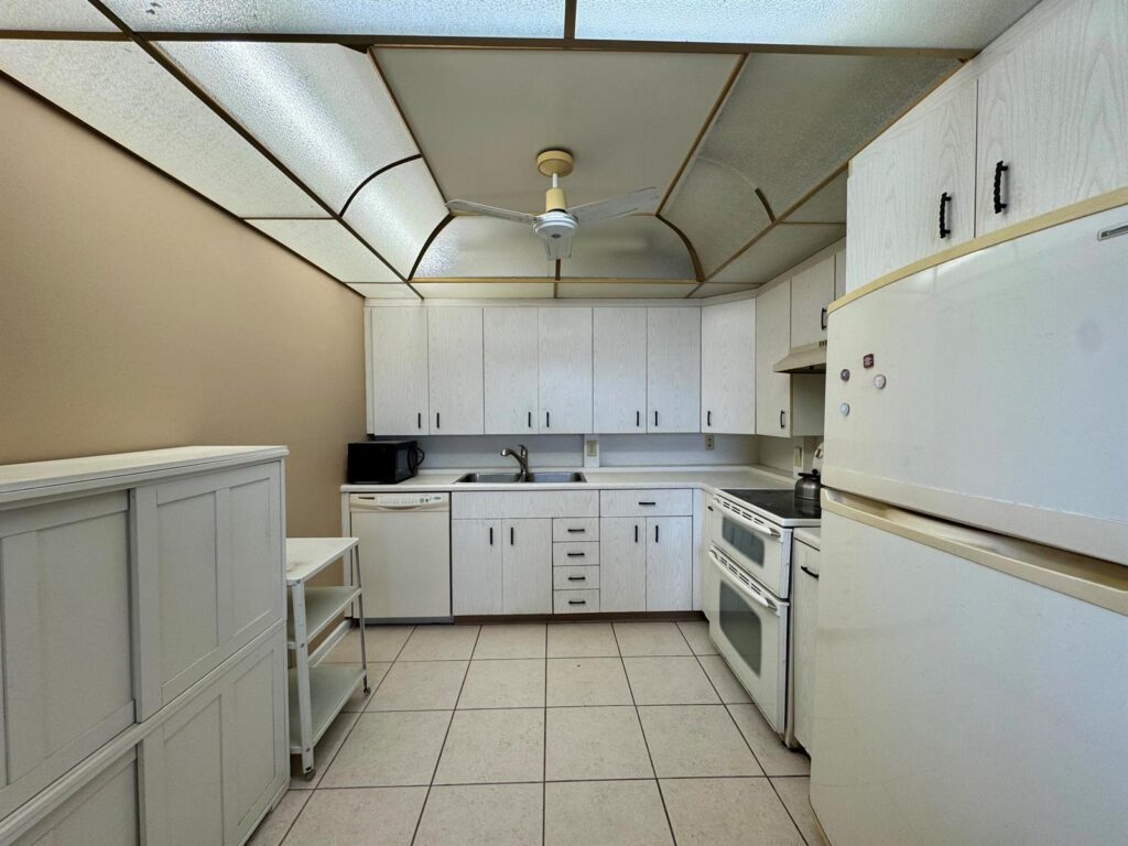 4019 Lincoln A, Boca Raton FL 33434