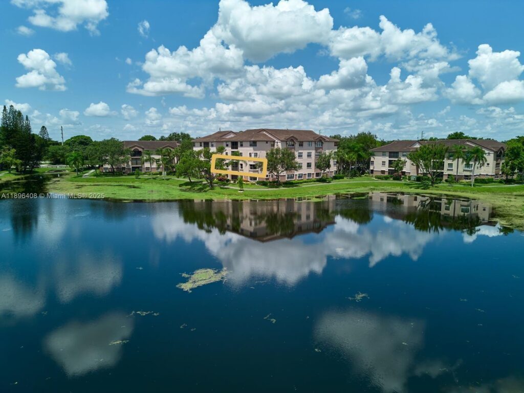 4400 NW 30th St # 224, Coconut Creek FL 33066