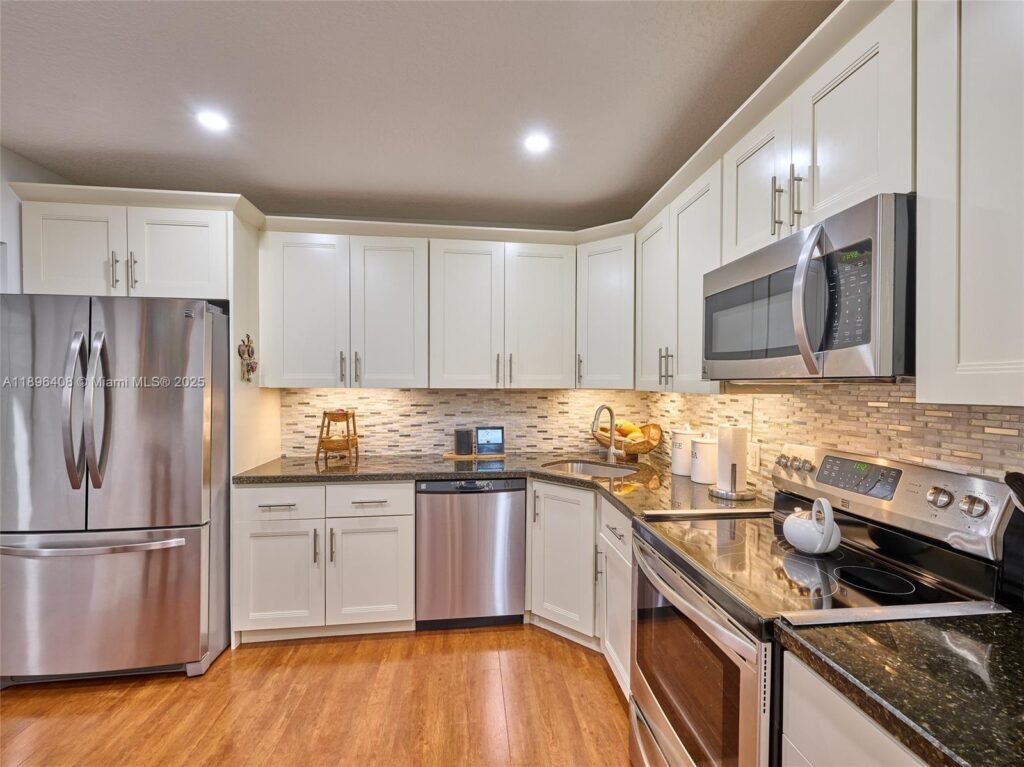 4400 NW 30th St # 224, Coconut Creek FL 33066