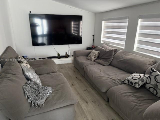 8950 SW 197th St, Cutler Bay FL 33157