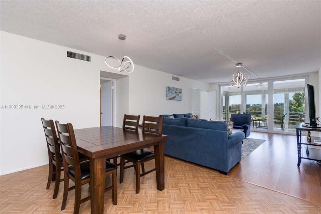 2671 S Course Dr # 506, Pompano Beach FL 33069