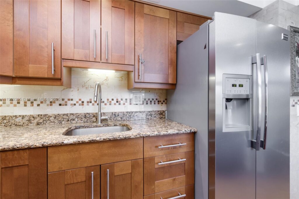 2671 S Course Dr # 506, Pompano Beach FL 33069
