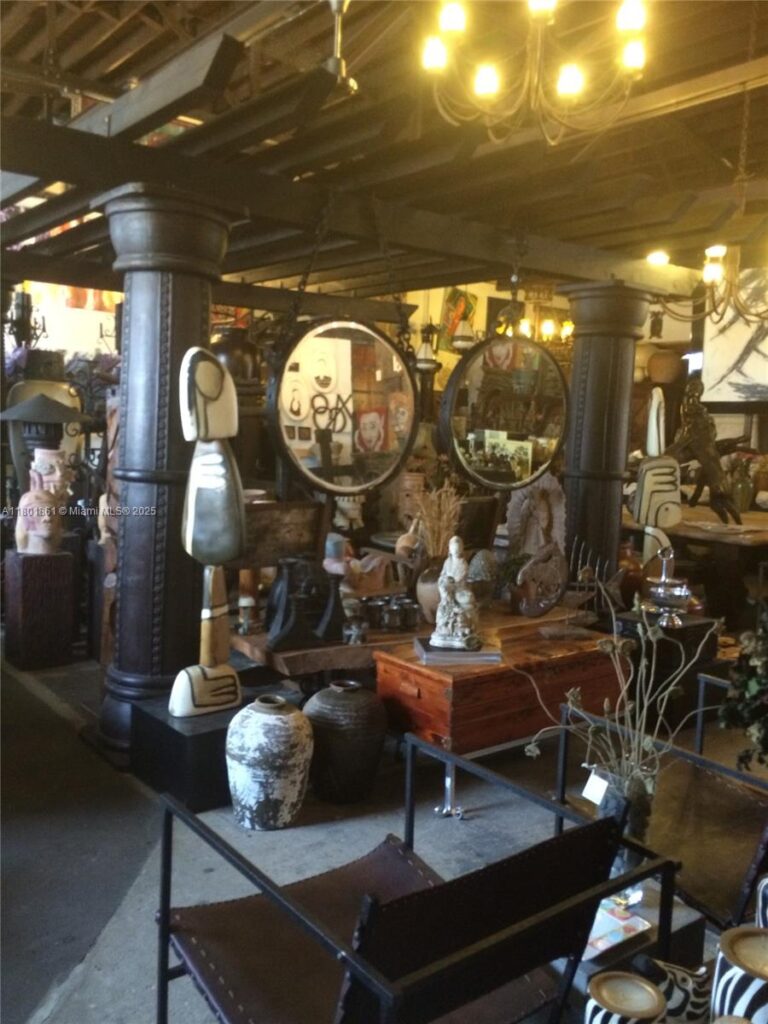 101 NE 1st St, Dania Beach FL 33004