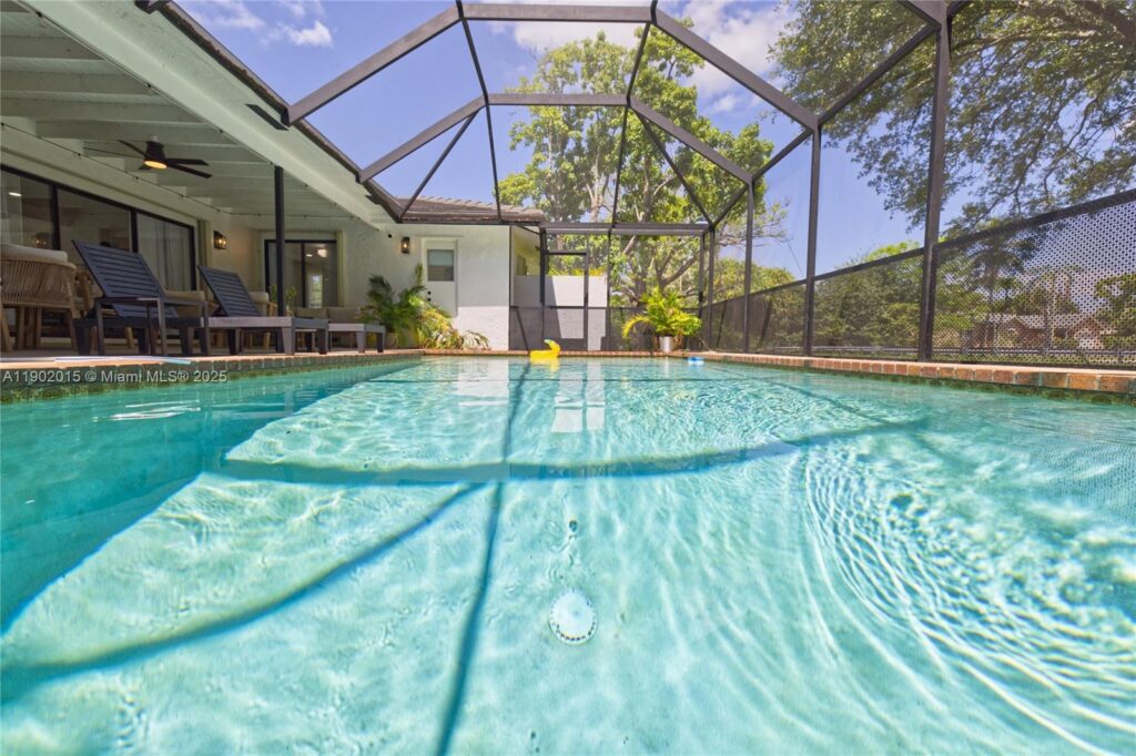 10395 NW 42nd Dr, Coral Springs FL 33065