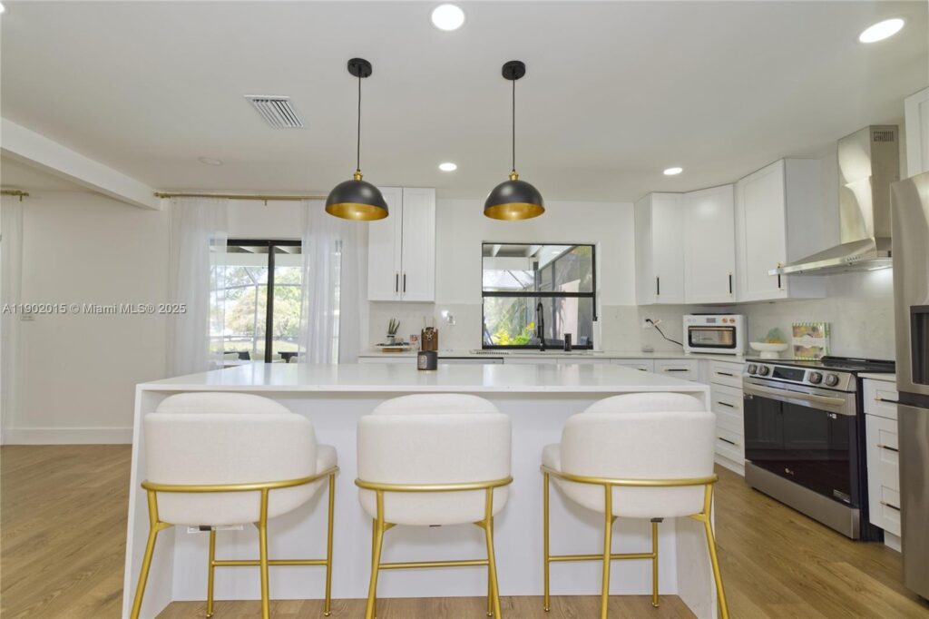10395 NW 42nd Dr, Coral Springs FL 33065