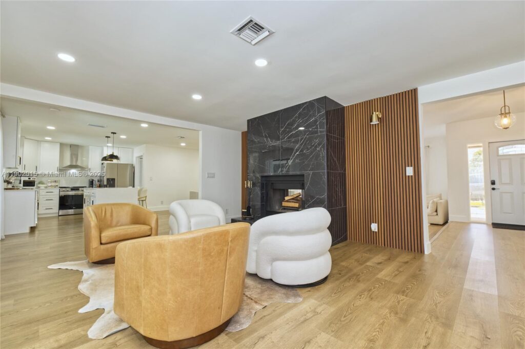 10395 NW 42nd Dr, Coral Springs FL 33065