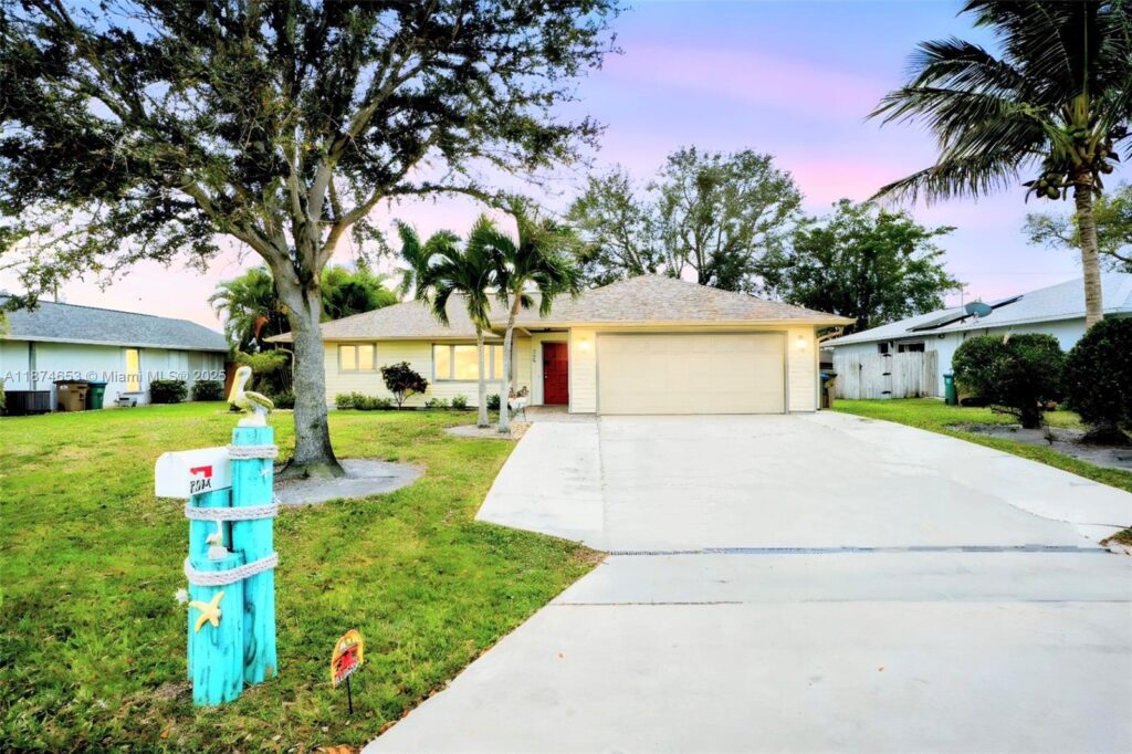 2304 SE 8TH TER, Cape Coral FL 33990