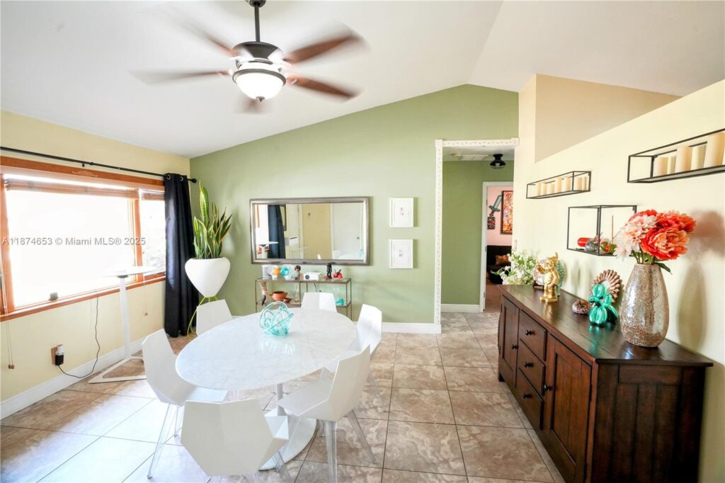 2304 SE 8TH TER, Cape Coral FL 33990