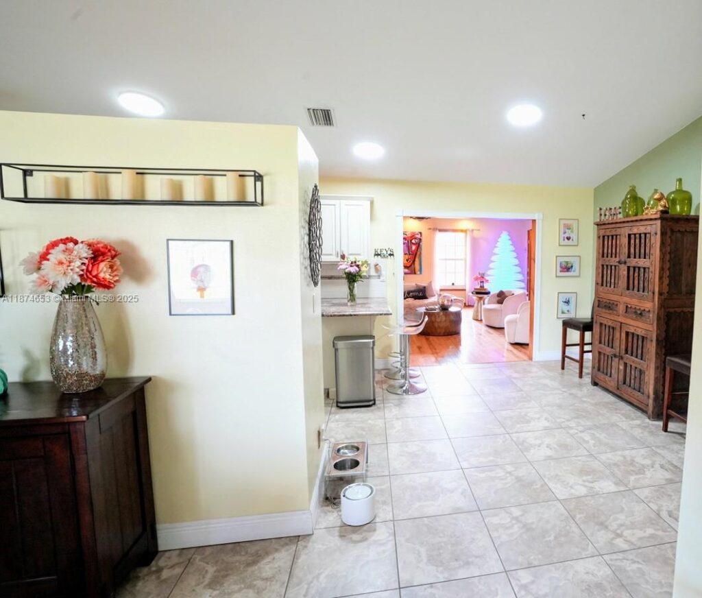 2304 SE 8TH TER, Cape Coral FL 33990