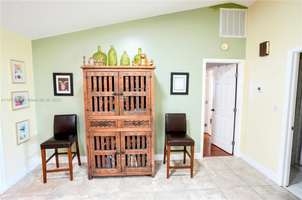 2304 SE 8TH TER, Cape Coral FL 33990