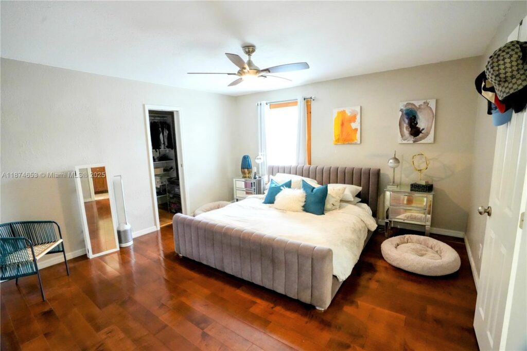 2304 SE 8TH TER, Cape Coral FL 33990