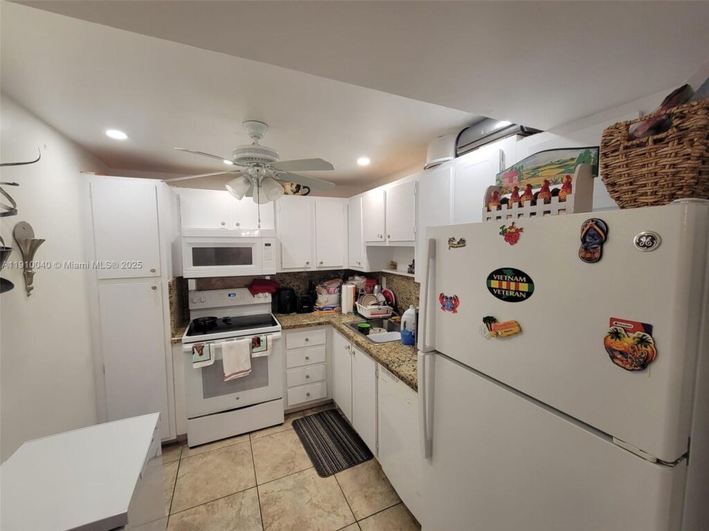 1400 Saint Charles Pl # 215, Pembroke Pines FL 33026