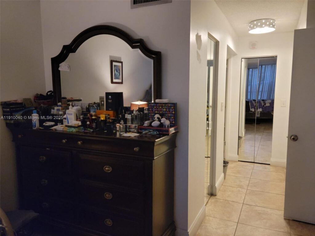 1400 Saint Charles Pl # 215, Pembroke Pines FL 33026