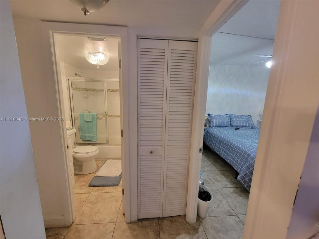 1400 Saint Charles Pl # 215, Pembroke Pines FL 33026