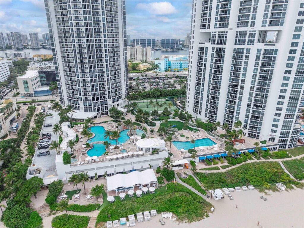 18001 Collins Avenue # 2806, North Miami Beach FL 33160