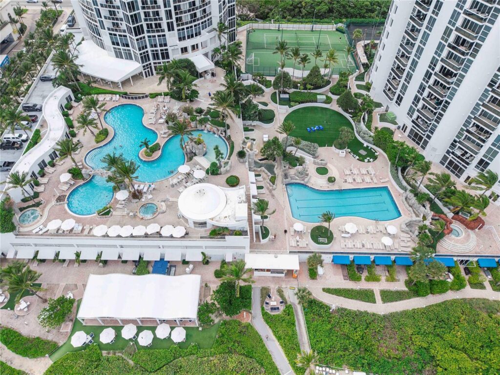 18001 Collins Avenue # 2806, North Miami Beach FL 33160