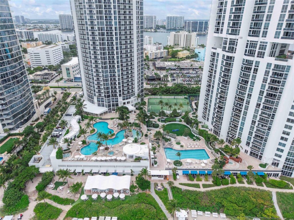 18001 Collins Avenue # 2806, North Miami Beach FL 33160