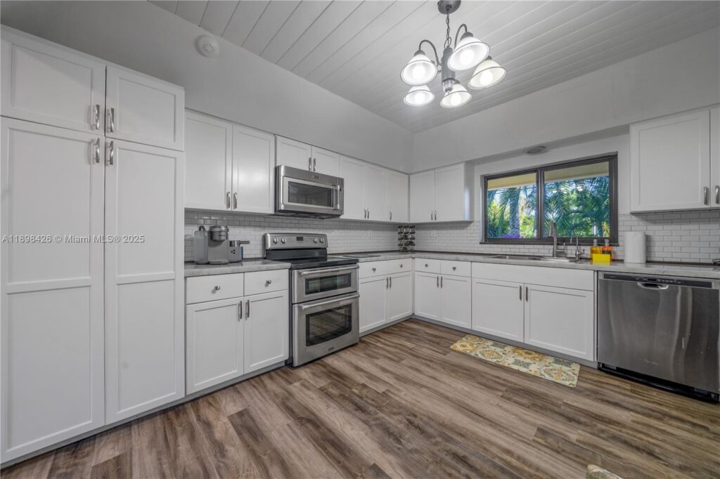 29880 SW 183rd Ct, Homestead FL 33030