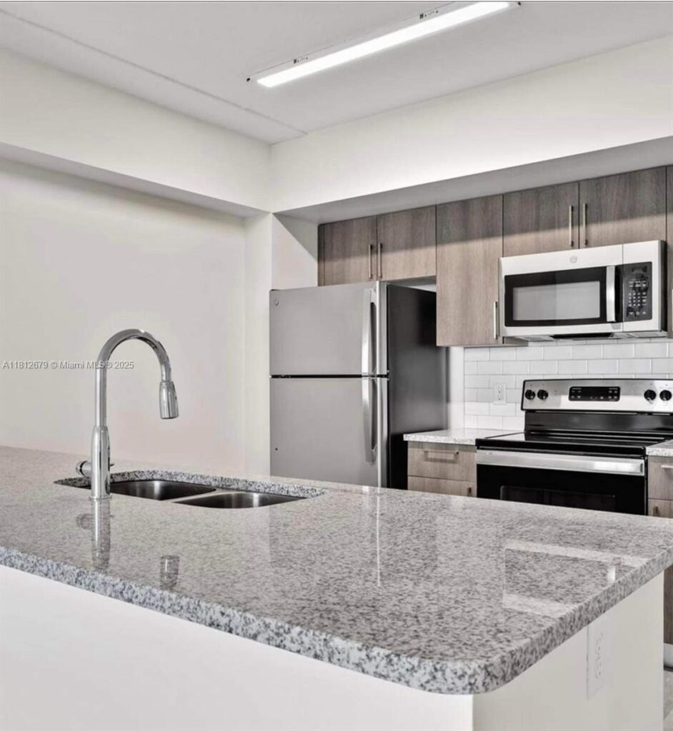 400 NW 112th Ave # 718, Sweetwater FL 33172